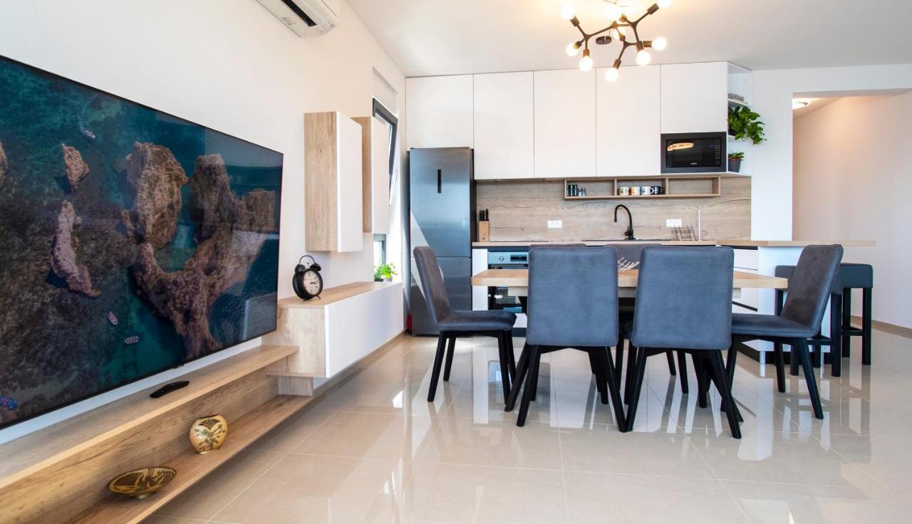 Lijon Apartment Banjole Bagian luar foto