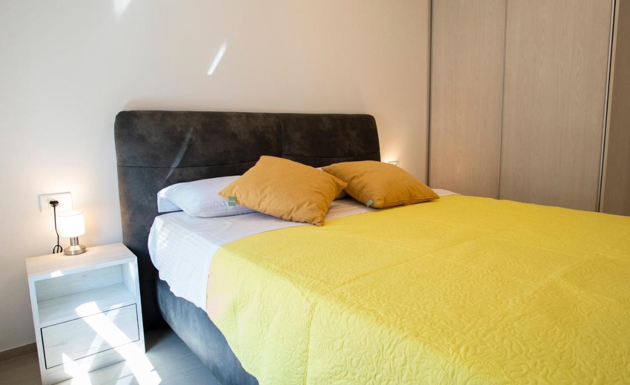 Lijon Apartment Banjole Bagian luar foto